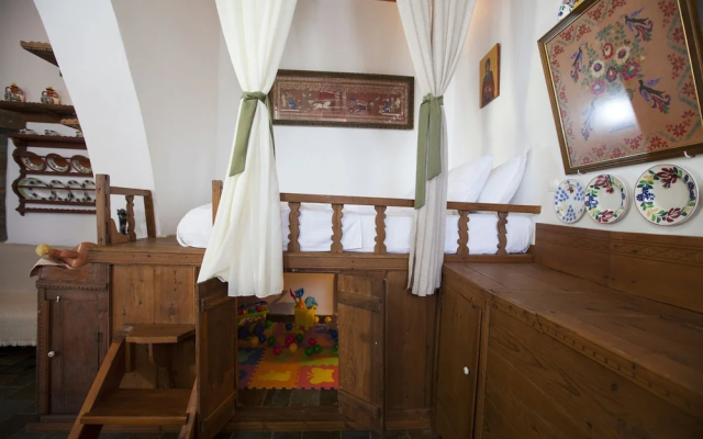 Arch Villa