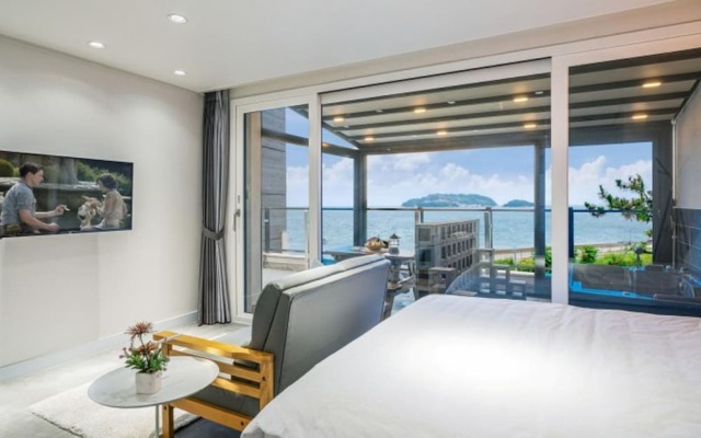 Geoje Four Seasons Pension
