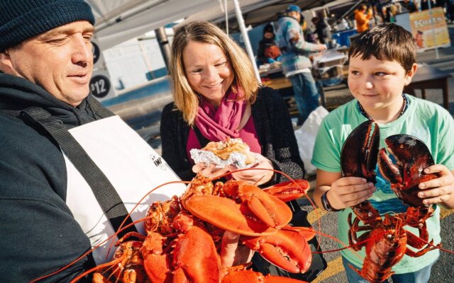 Holiday Inn Express & Suites Fredericton by IHG