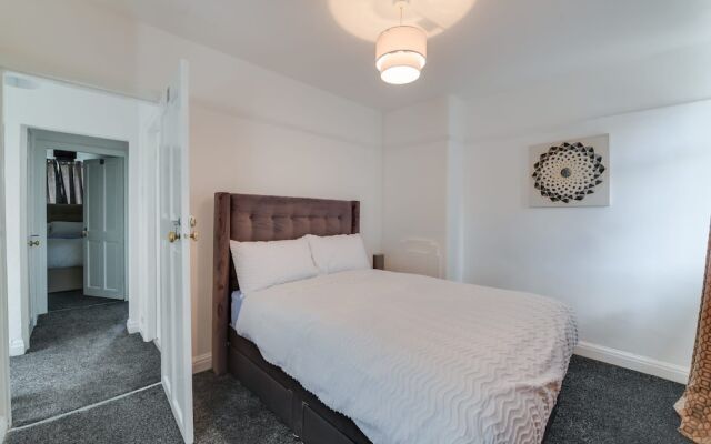 Remarkable 3-bed House in Middleton Manchester
