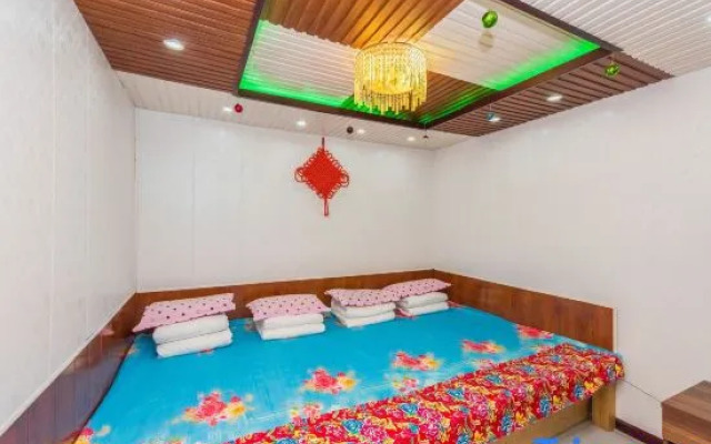 Xuexiang Jinlong Family Hotel