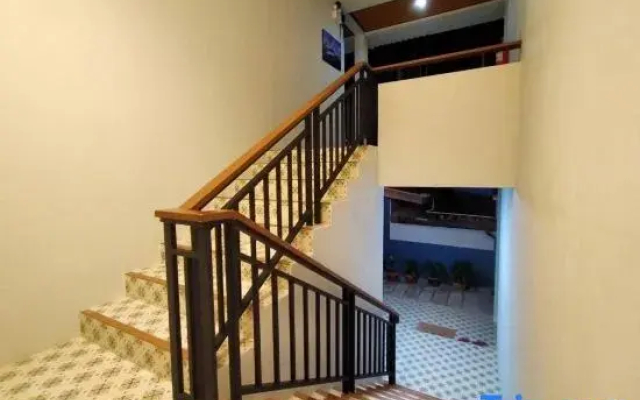 Lanta Daisy Residence