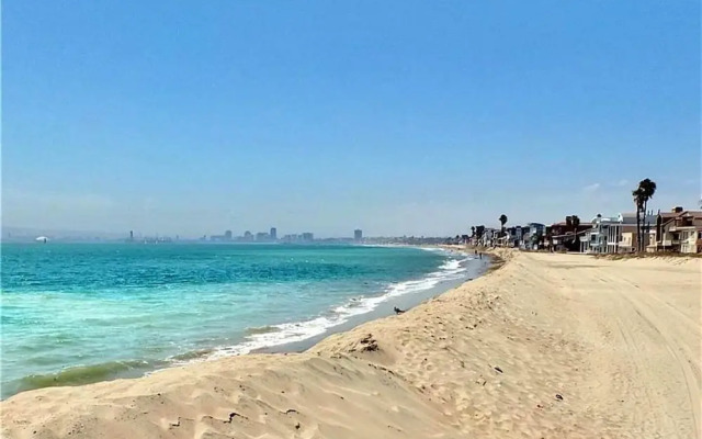Steps to Beach & Alamitos Bay on LB Peninsula