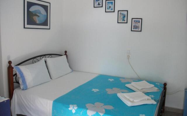 Floras Rooms and Studios