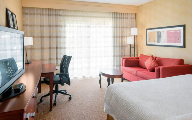Courtyard by Marriott Chicago Naperville