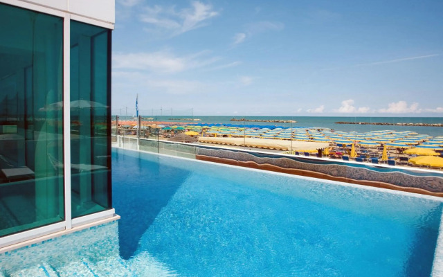 Alexander Museum Palace Hotel