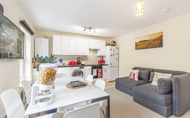 Greyhound Road Rooms