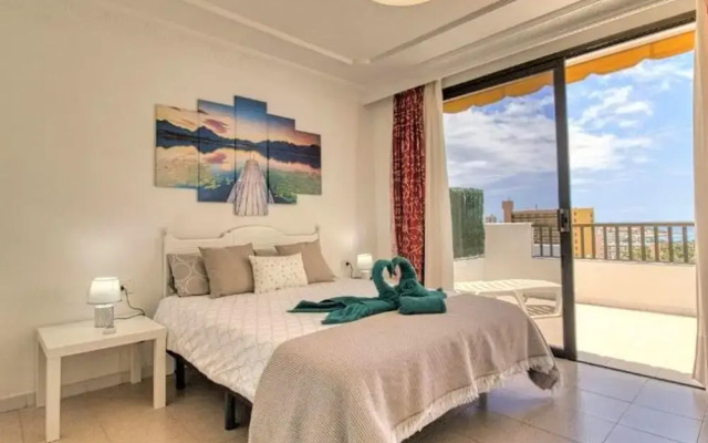 Belvilla by OYO Luxury Penthouse Garajonay