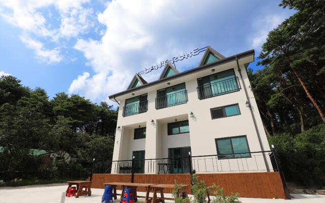 Gangneung Lantruhe Pension