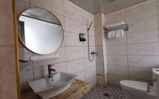Dengge Business Hotel
