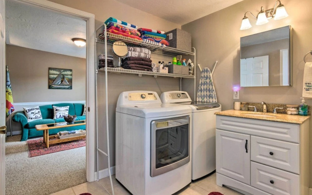 'paradise Lakehouse' in Hickory w/ Dock & Views!