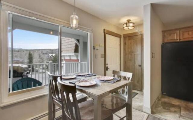 Tannhauser Condominiums