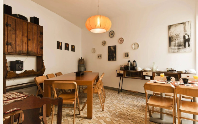 Casa do Bairro by Shiadu