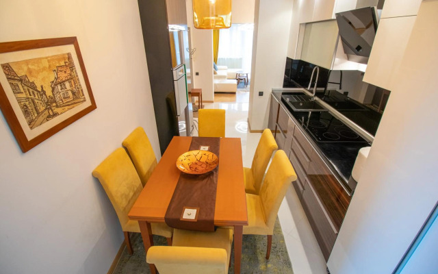 Dani City Center Apartment