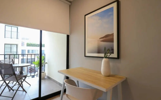 w Lively 2BR With Balcony in Miraflores