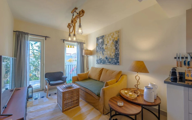 VESTA - Luxury APT - 2BR - Veranda