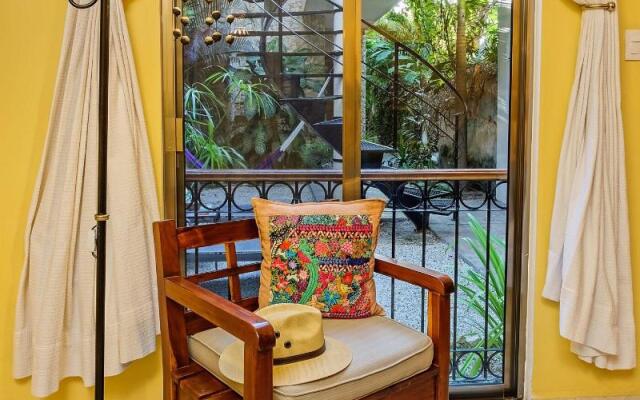 Casa Del Maya Bed & Breakfast