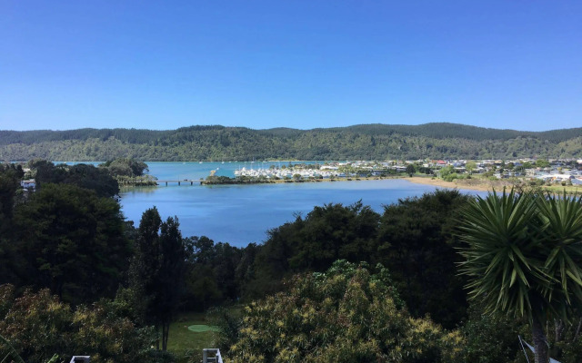 Whangamata Vistas B&B