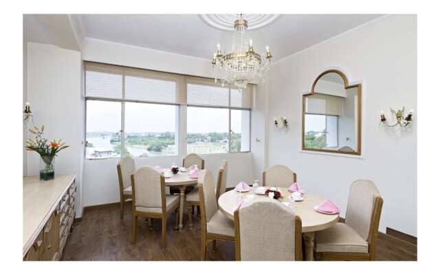 Hotel Clarks Avadh