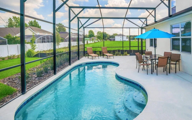 6BR Luxury Home - Private Pool Games Room