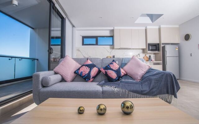 Lively 2bed1bath Mascot APT
