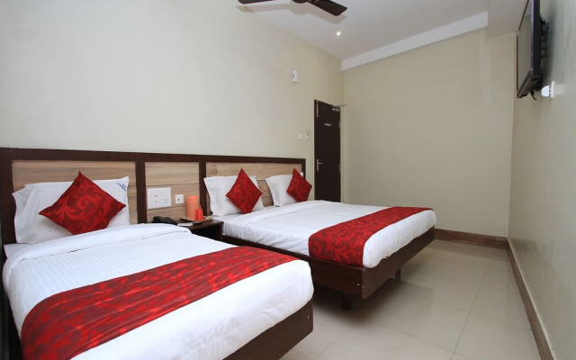 OYO Flagship 16691 Hotel Chakkaravarthi
