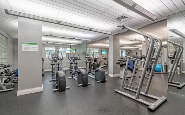 Beautiful Apartment With Pool And Gym