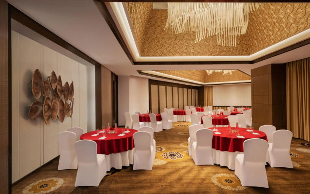 Courtyard by Marriott Gurugram Downtown