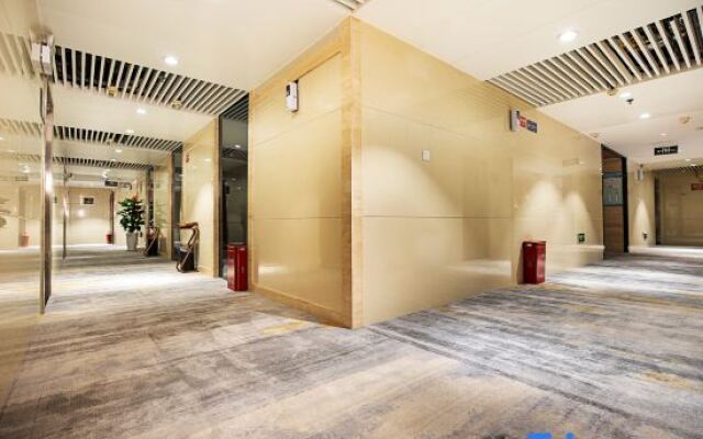 Wynn Hotel (Zhengzhou East Railway Station Aolan Garden)