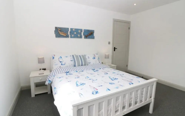 21 Llwyn Gwalch Estate