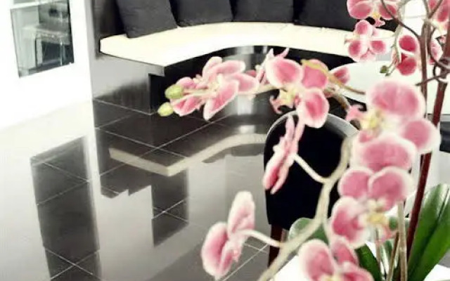 Sleep With Me Serviced Apartment