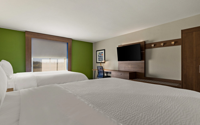 Holiday Inn Express Hotel & Suites Okmulgee