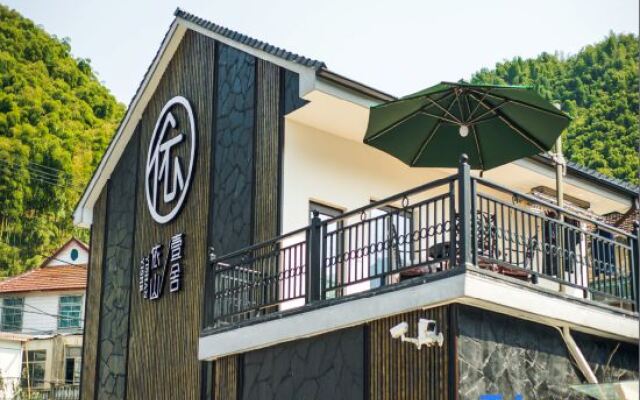 Yunshang Grassland Yishan Yishe Wild Luxury Guesthouse