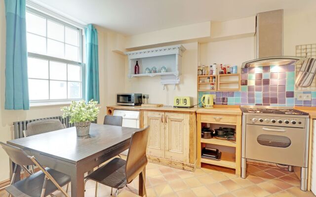 Brighton Getaways - Pebble Mews