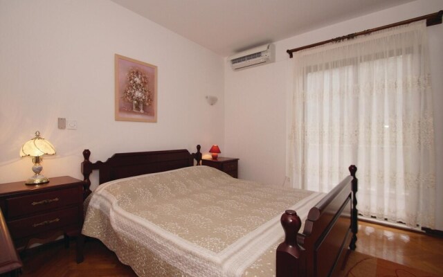 Beautiful Home in Korcula With Wifi and 4 Bedrooms