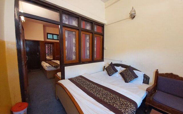 Goroomgo Lake View Mall Road Nainital