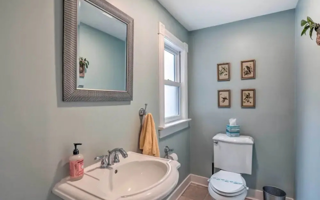 Charming Lambertville Retreat - 1 Mi to River!