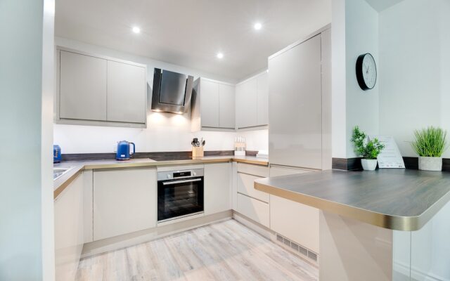 Week2Week Gosforth apartment w balcony