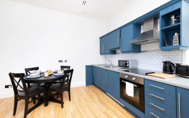 ALTIDO Glamorous1-bed flat overlooking Grassmarket