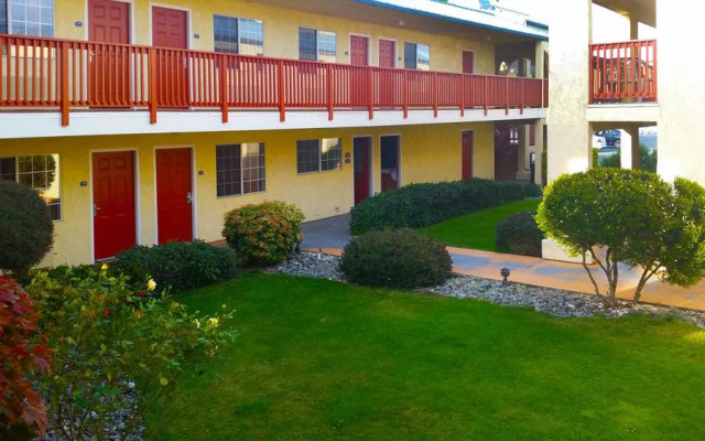 Quality Inn & Suites Redwood Coast