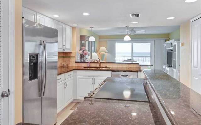 Windjammer 210 - Two Bedroom Condo
