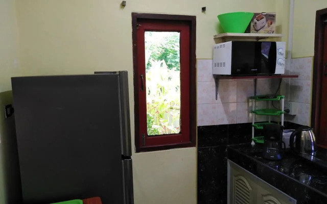 2BR Maryam villa near Tesco & beach.
