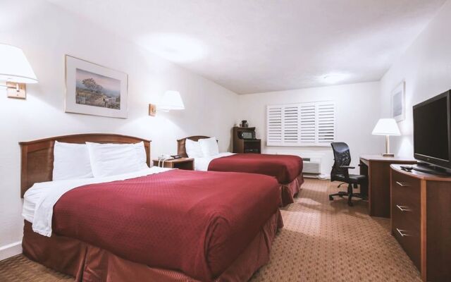 Sky-Palace Inn and Suites McCooK