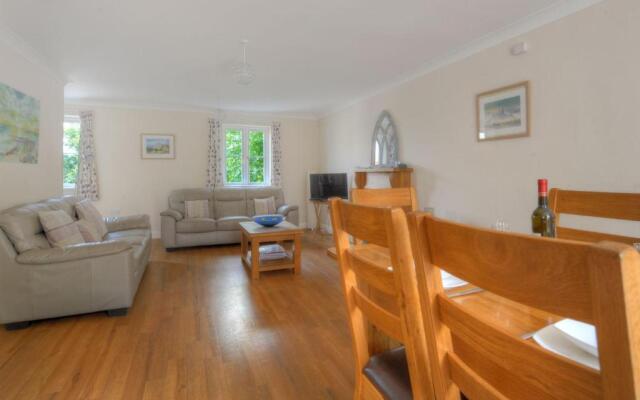 1 Woodroffe Meadow