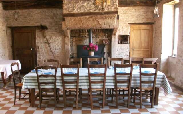 Gite La Tour de Giry