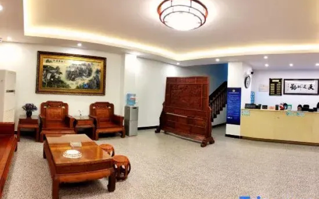 Lingchuan Baiyuan Flower Hotel