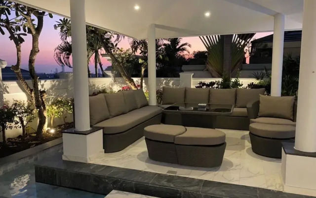 Luxury Pool Villa 510 4BR 8-10 Persons