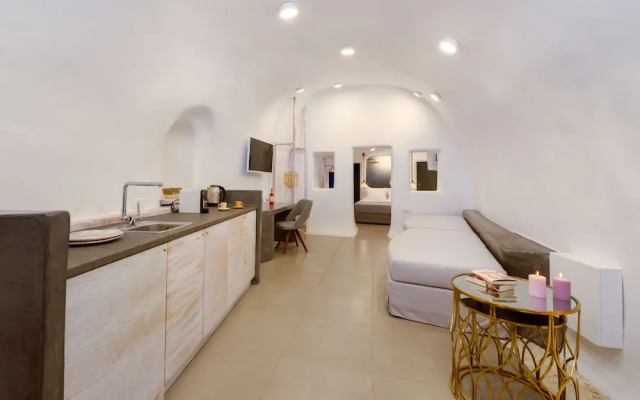 Oia Angle Cavehouse