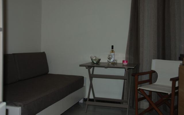 Seafalios Apartments