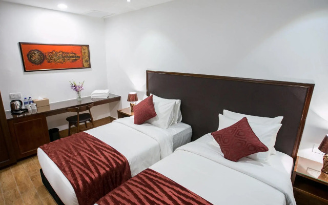 Belllo Hotel JB Central